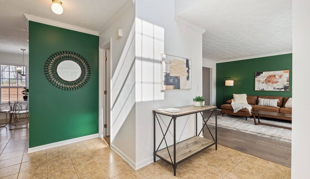 Simply Suwanee CozyPet-friendly