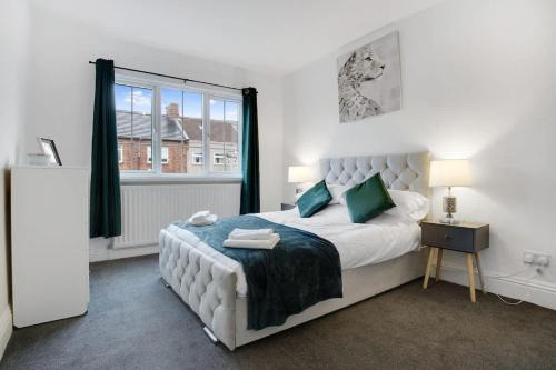 Sleek Gem Home in Houghton le Spring, Sleeps 5