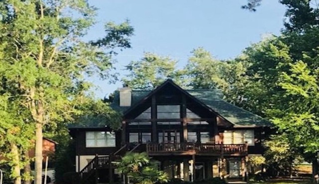 Southern Comfort-a true vacation home & dog friendly w/optional pontoon rental.