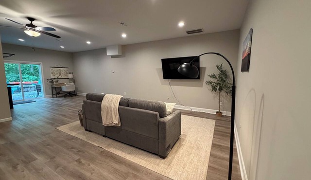 Spacious 1,600 Sq Ft 1BR Suite 30+ Day Stays