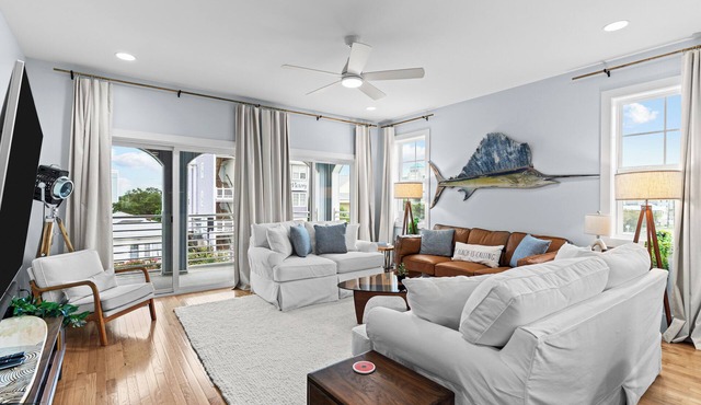Spacious 4-bed townhome in the heart of Carolina Beach with elevator