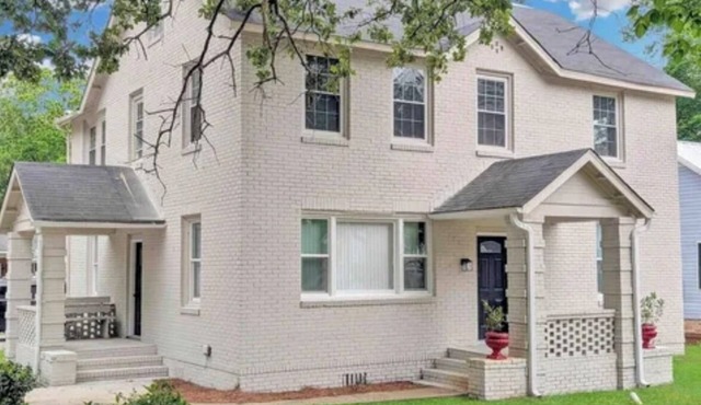 Spacious 5 Bedroom/2 Living Room-New Renovation in Prime Downtown