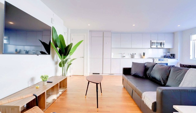 Spacious Apartment w/Gym Access