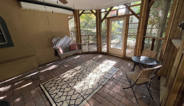Spacious Ardmore Garden Apartment