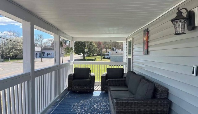 Spacious Cozy Home 30 Minutes from Raleigh