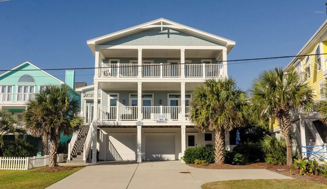 Spacious Home with Private Pool Across from Ocean