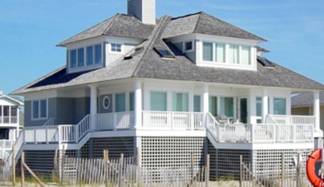 Spacious Oceanfront home near golf and pool, BHI