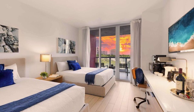 Spectacular Studio, Amazing Amenities + Pool