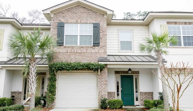 Stay central, Enjoy Golf Views, Perfect 4 Families