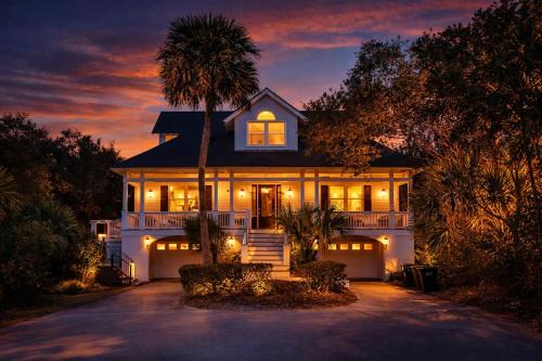 Steps from the Sand 2nd Row Pool & Hot tub