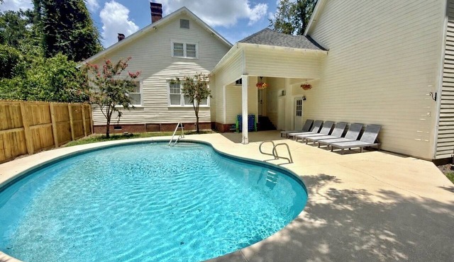 Steps to VSU Historic Home Private Pool Sleeps 10 Close to everything