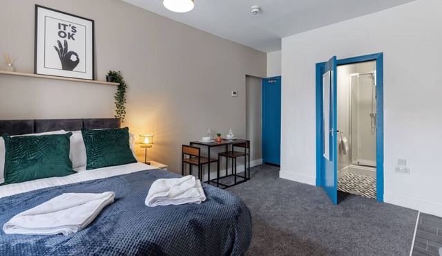 Studio 7 City Centre Fast WiFi Smart TV