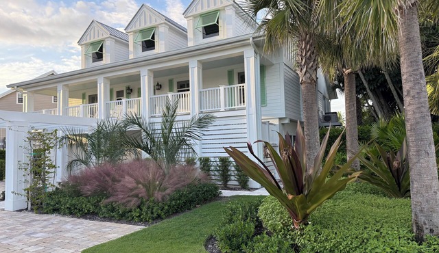Stunning canal front home east end Sanibel. Walk to beach, restaurants, biking