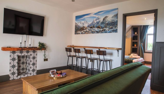 Stylish 2 bed Apt in Exeter - Free parking, Self Check-In! Sleeps 2-4