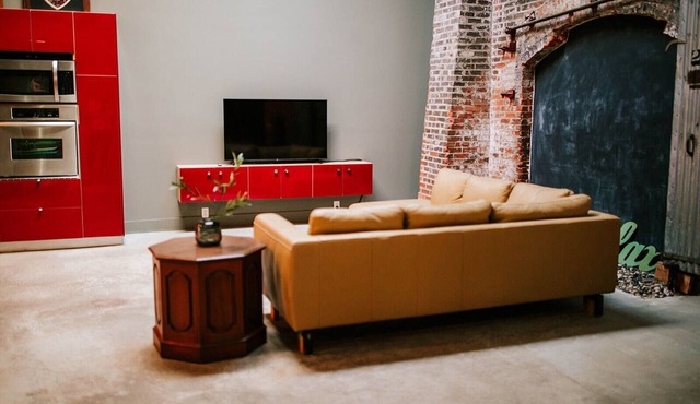 Stylish 2BR Pet-Friendly Loft by MHM Luxury Proper