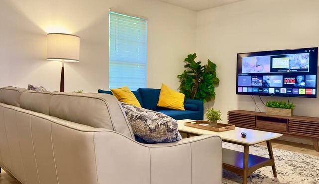 Stylish 3BR Townhome Near Everything