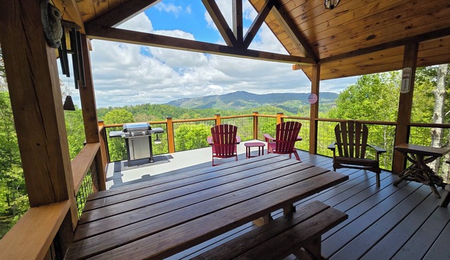 Sugar Mountain getaway with a sweet view!