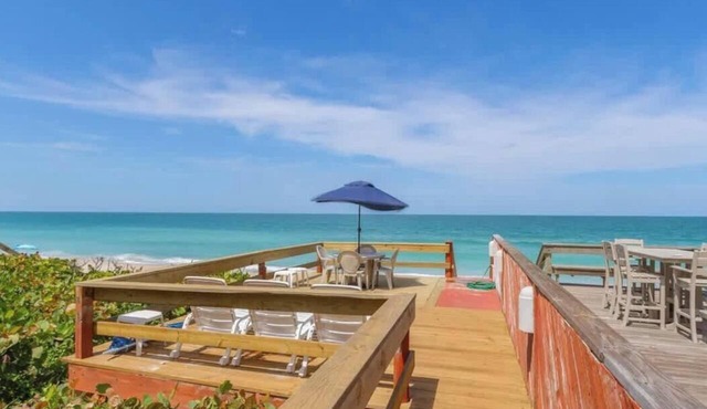 Summer Breeze By The Sea | Oceanfront Retreat