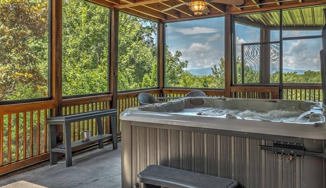 Sunset Ridge Chalet - Views, Outdoor Living, and more!