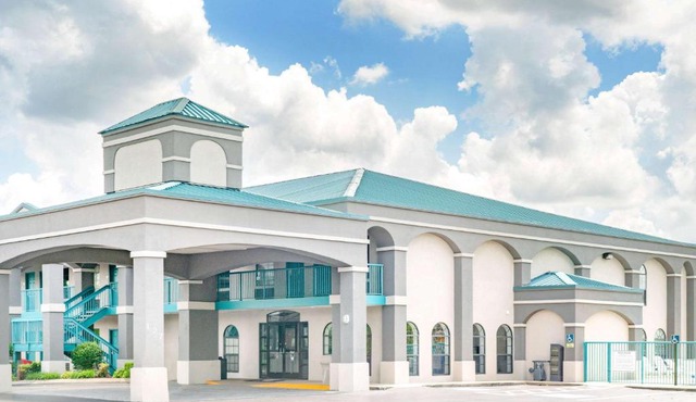 Super 8 by Wyndham Murfreesboro