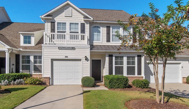 Tanglewood at Barefoot Resort-Upscale 3BR 3.5BA Townhome, Garage, & Jacuzzi