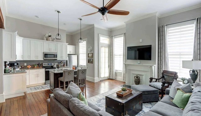 The Alfred Inn, Victorian District | Modern Flare