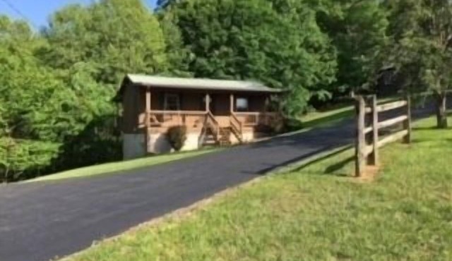 The Bear's Den/Dale Hollow Lake/Eagle Cove/Star Pointe