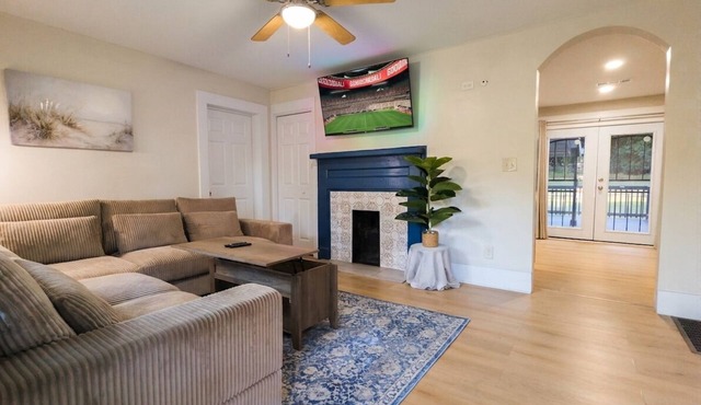 The Crestwood - 3BR/2BA Ranch Home - 25 Min to Atlanta - WIFI - Sleeps 6