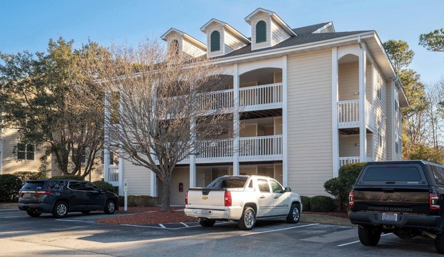 The Driftwood: Efficiency Suite in St. James with Pool!