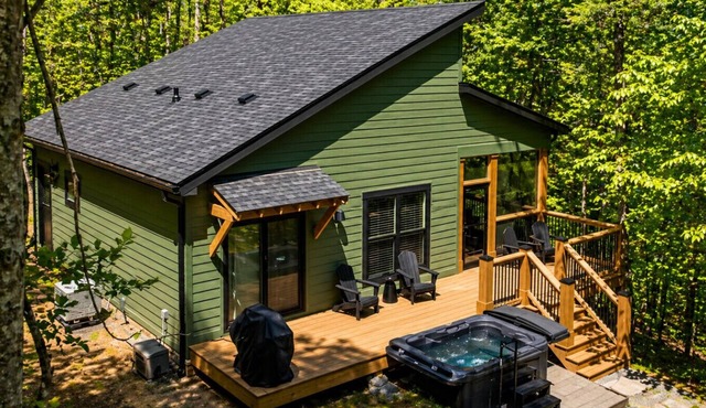 The Overlook | Modern Cabin | Hot Tub | Fire Pit