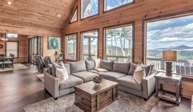 The Perfect Landing - Panoramic Mountain Views | Hot Tub | Game Room | EV Charger