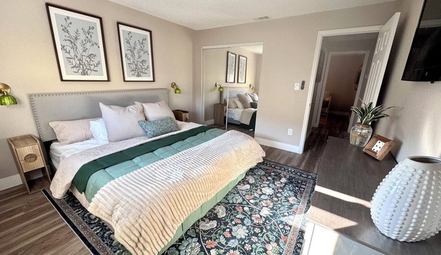 The Sofia-Cozy 2-bedroom villa with a king-sized bed, complimentary bikes.