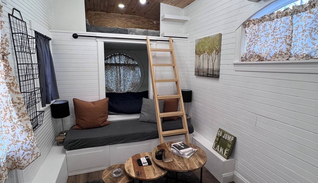 Tiny Home with BIG Personality is located just 5 minutes from Lake Hartwell!