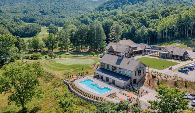 Townhouse 2 at Springdale: Resort Townhouse with Golf and Pool Access!