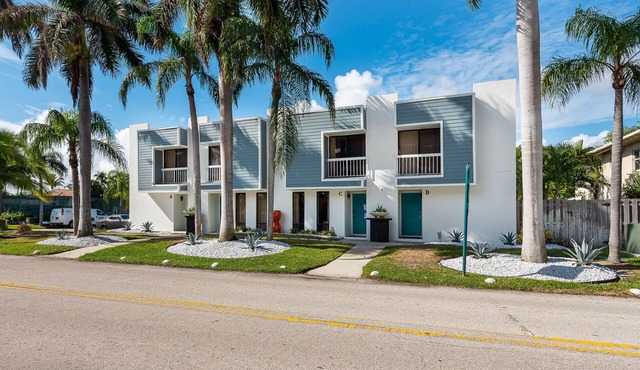 Townhouse at Palm Beach Shores Azul