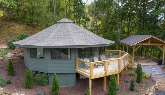 Tree House Lodging One in Springdale Golf Resort
