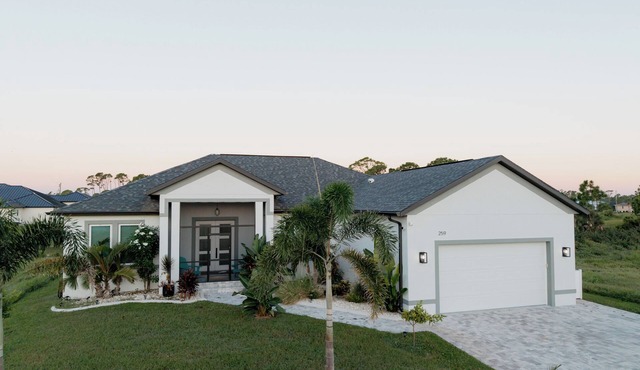 Tropical Oasis, pool, golf, dog friendly