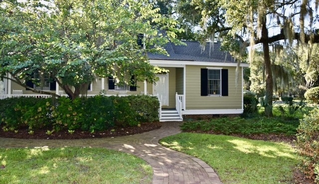 Two-Bedroom Cottage Located within the Historic Wachesaw Plantation