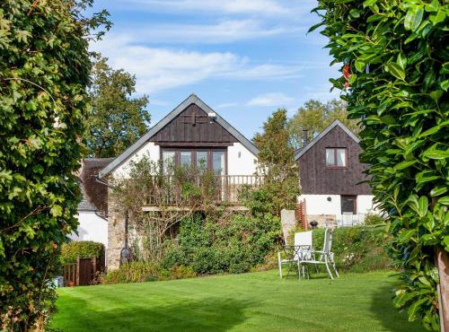 Uk45543-The Threshing Barn