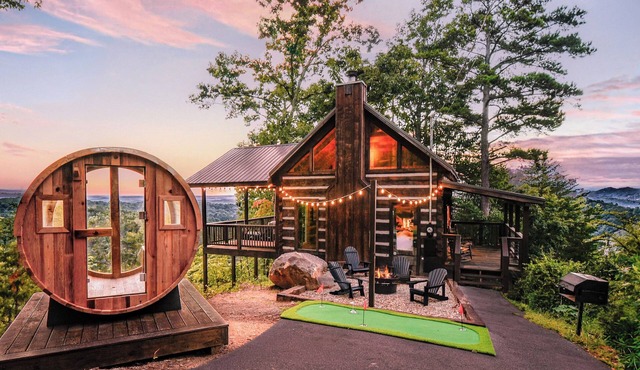 Ultra Romantic! 180 View! Sauna-HotTub-PuttPutt!