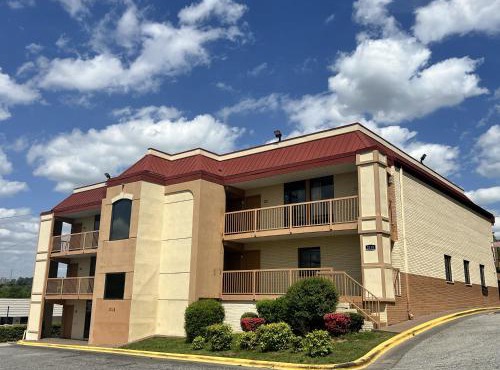 UNIVERSITY INN Winston