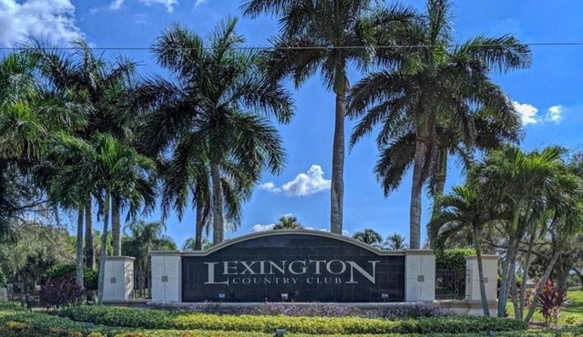 Updated 3 bdrm 2 bath condo in a beautiful gated secure Golf/Tennis Community.