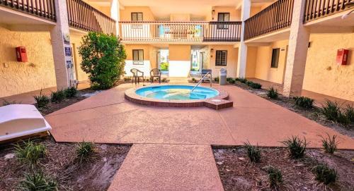 Updated Oceanfront, Oceanviews! 5 Hot Tubs 2 Resort Pools! Trolley St Augustine Beach