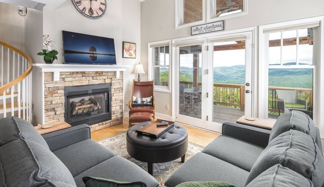Updated Top Floor Condo!