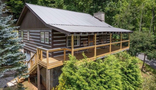 Valley View - Swing into paradise with golf and majestic mountain views!