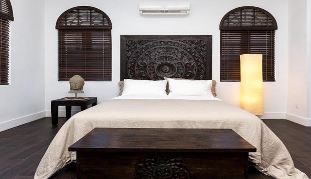 Vive Zen Queen Room