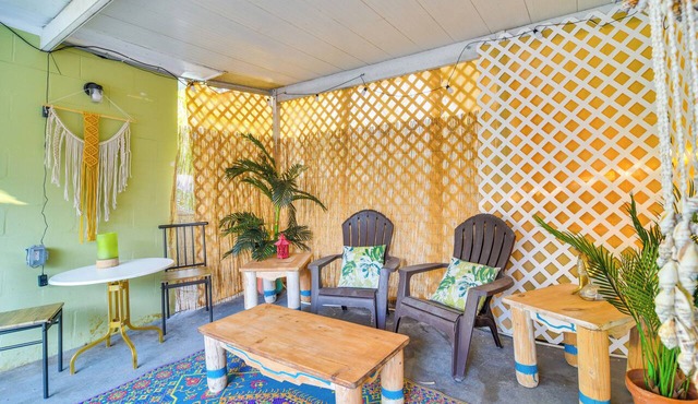 Walk to Parks & Dining: Central St. Pete Oasis