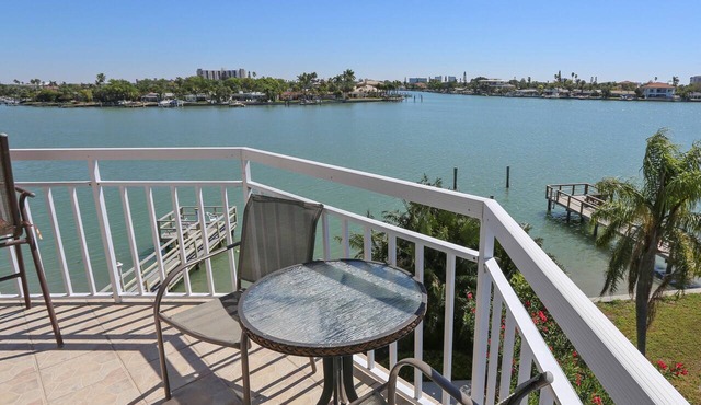 Water Views - Walk to Beach and Restaurants - Waterfront Pool - Low Density