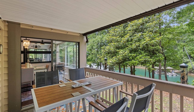 Waterfront 2 bedroom plus office Townhome in Keowee Key