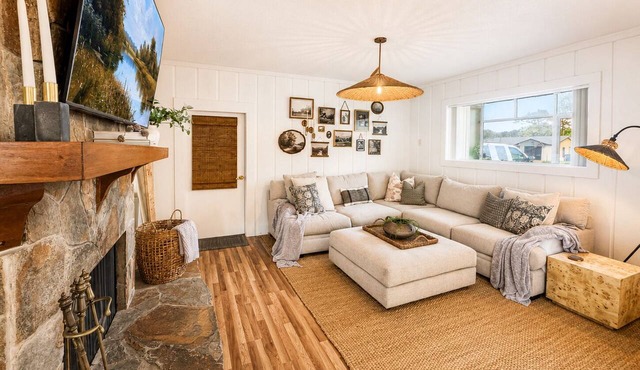 Waterfront Escape | Dock, Deck, Kayaks, Pool Table